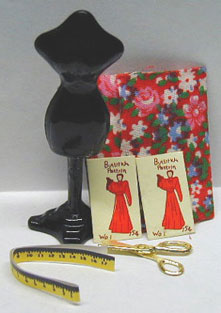 Dollhouse Miniature S/6 Mannequin, Dressmaker Set